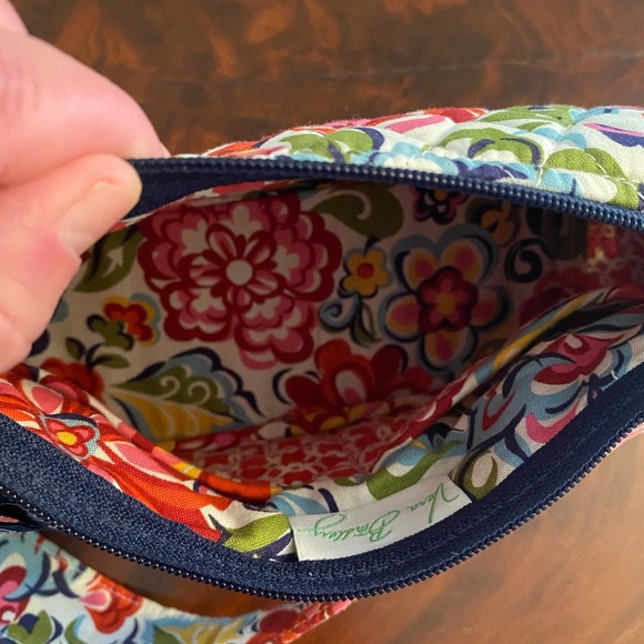Vera Bradley Hope Garden Maggie Hobo - Retired Pattern - Picture 12 of 12